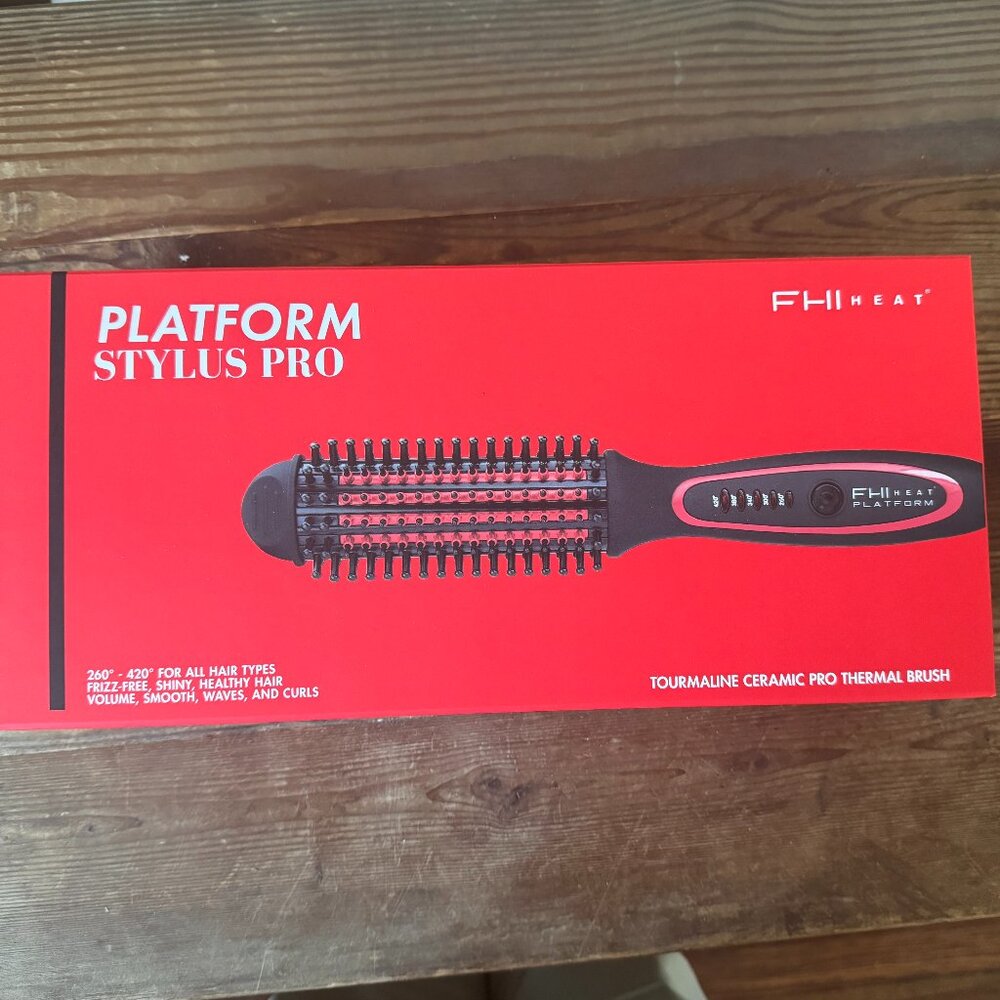 FHI Platform Stylus Pro Heated Brush - Like New!